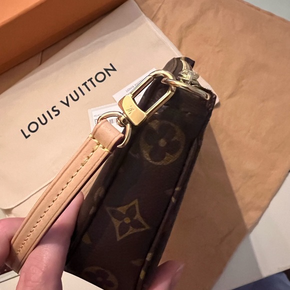 Authentic Louis Vuitton Pochette Accessories - Picture 8 of 8